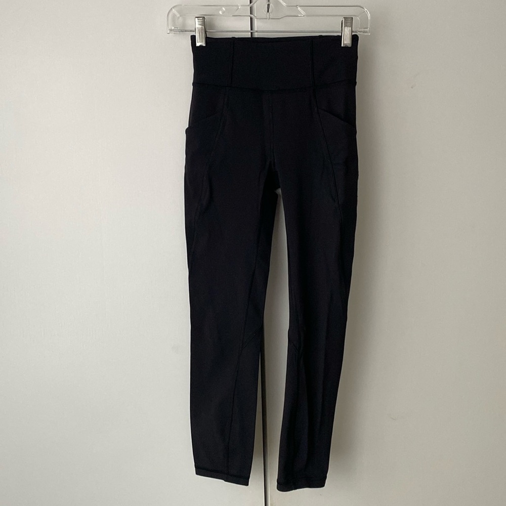 LULULEMON/ Time to Sweat Crop / high rise / with pockets